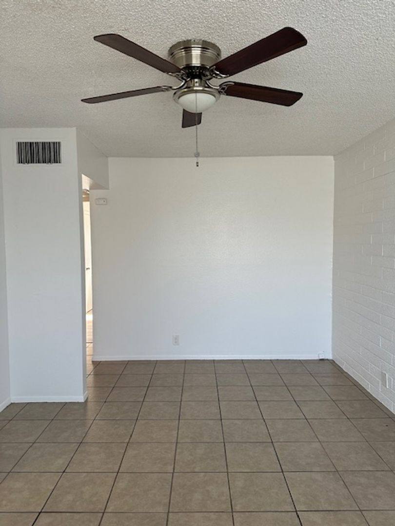 Apartment for rent at 2525 N 52nd St, Phoenix, AZ 85008