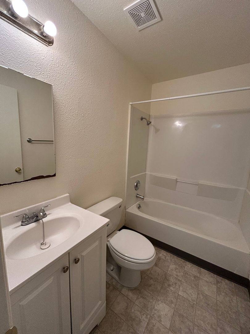 Apartment for rent at 267-269 23rd Ave, Longview, WA 98632