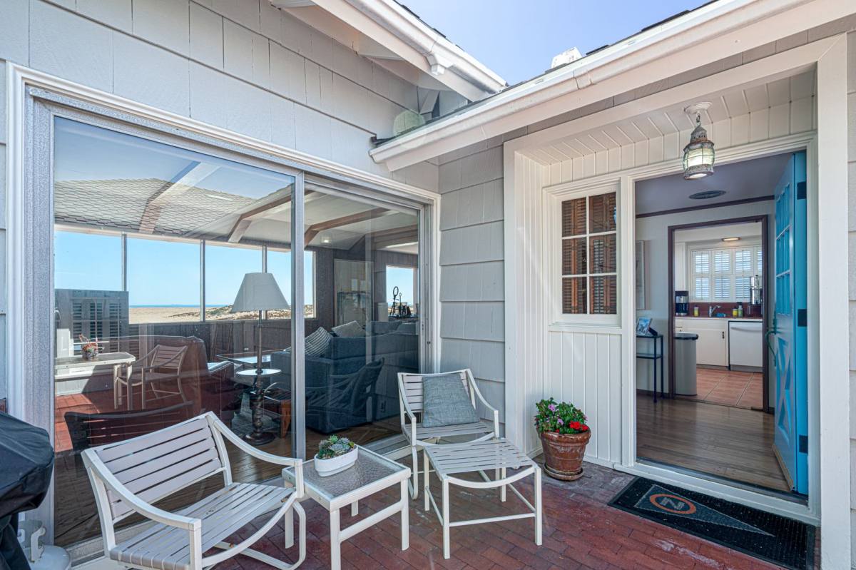 House for rent at 2124 E Oceanfront, Newport Beach, CA 92661