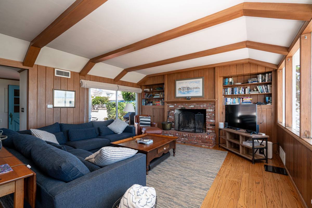 House for rent at 2124 E Oceanfront, Newport Beach, CA 92661