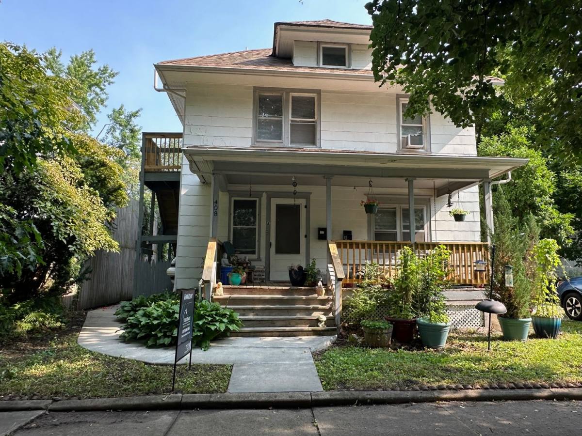Apartment for rent at 408 W Illinois #B, Urbana, IL 61801