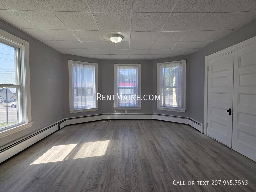 Apartment for rent at 131 College Ave #1, Waterville, ME 04901