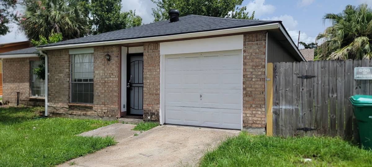 Apartment for rent at 3019 Aspin Dr, Harvey, LA 70058