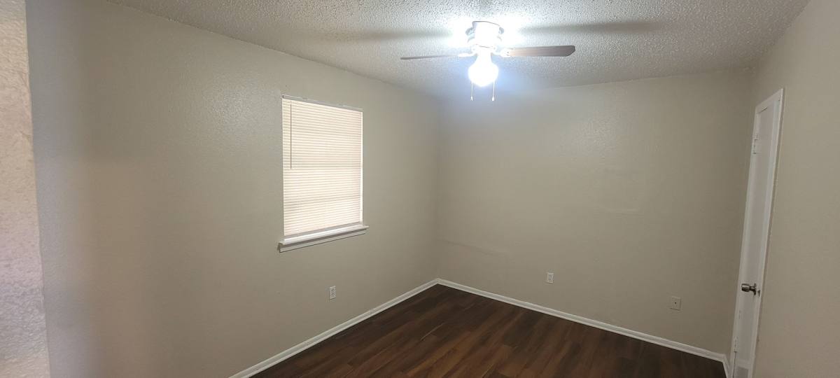 Apartment for rent at 3019 Aspin Dr, Harvey, LA 70058
