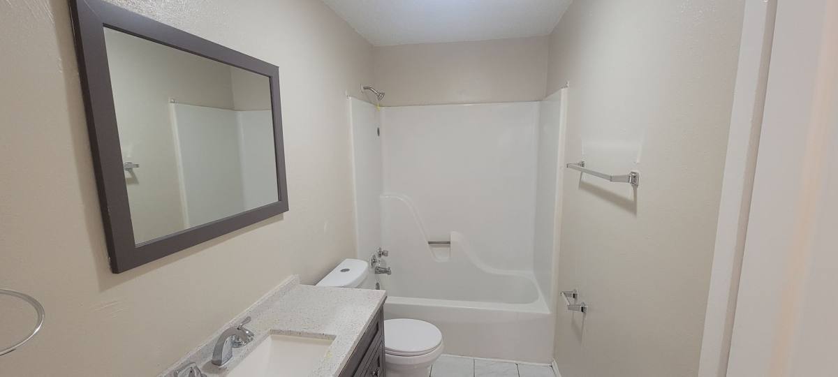 Apartment for rent at 3019 Aspin Dr, Harvey, LA 70058