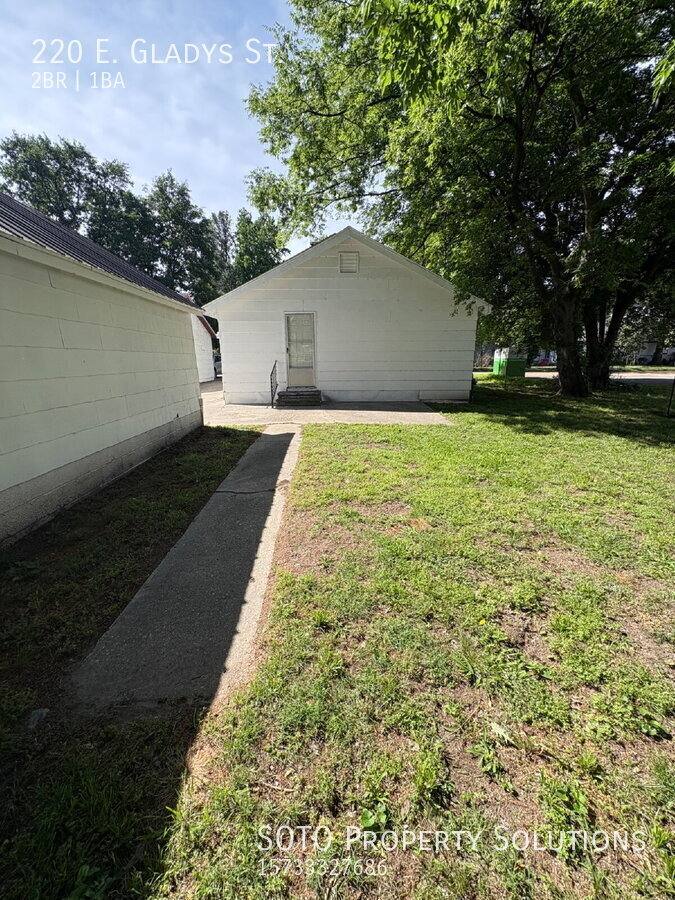 House for rent at 220 E Gladys St, Sikeston, MO 63801