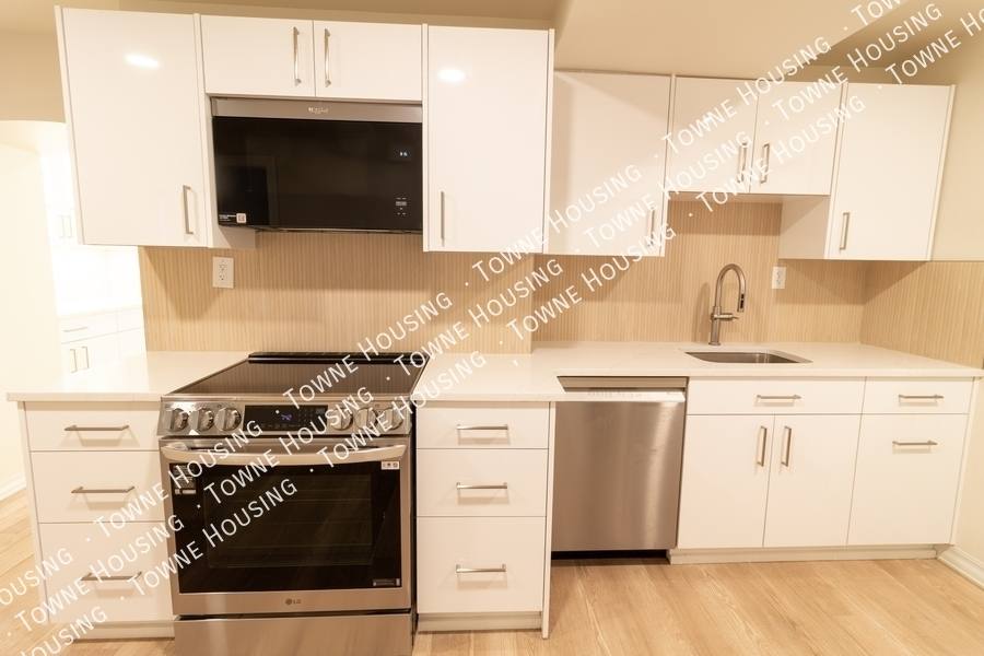 Apartment for rent at 17 N Pearl St #1, Buffalo, NY 14202