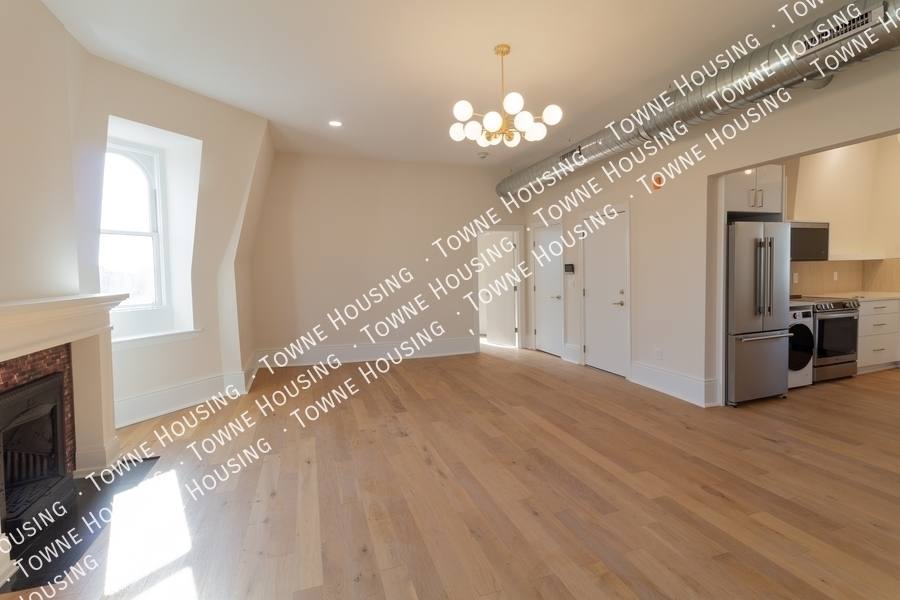 Apartment for rent at 17 N Pearl St #4, Buffalo, NY 14202