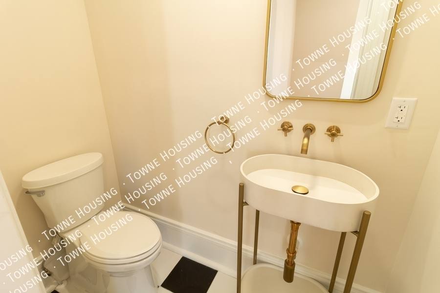 Apartment for rent at 17 N Pearl St #4, Buffalo, NY 14202