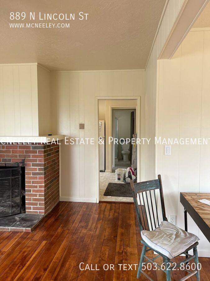 House for rent at 889 N Lincoln St, Seaside, OR 97138