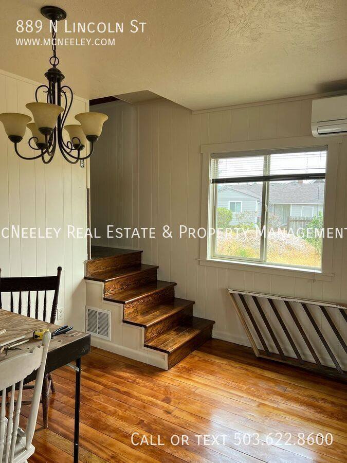 House for rent at 889 N Lincoln St, Seaside, OR 97138