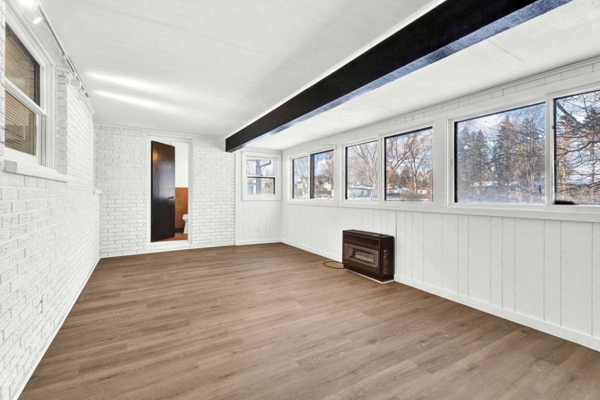 House for rent at 2580 Walnut Lake Rd, West Bloomfield, MI 48323