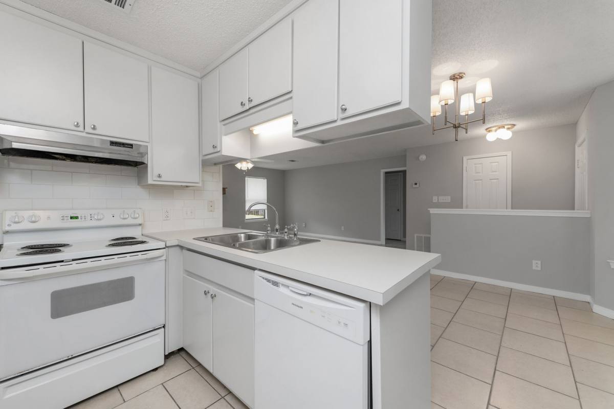 House for rent at 3868 Mariners Dr, Gulf Breeze, FL 32563
