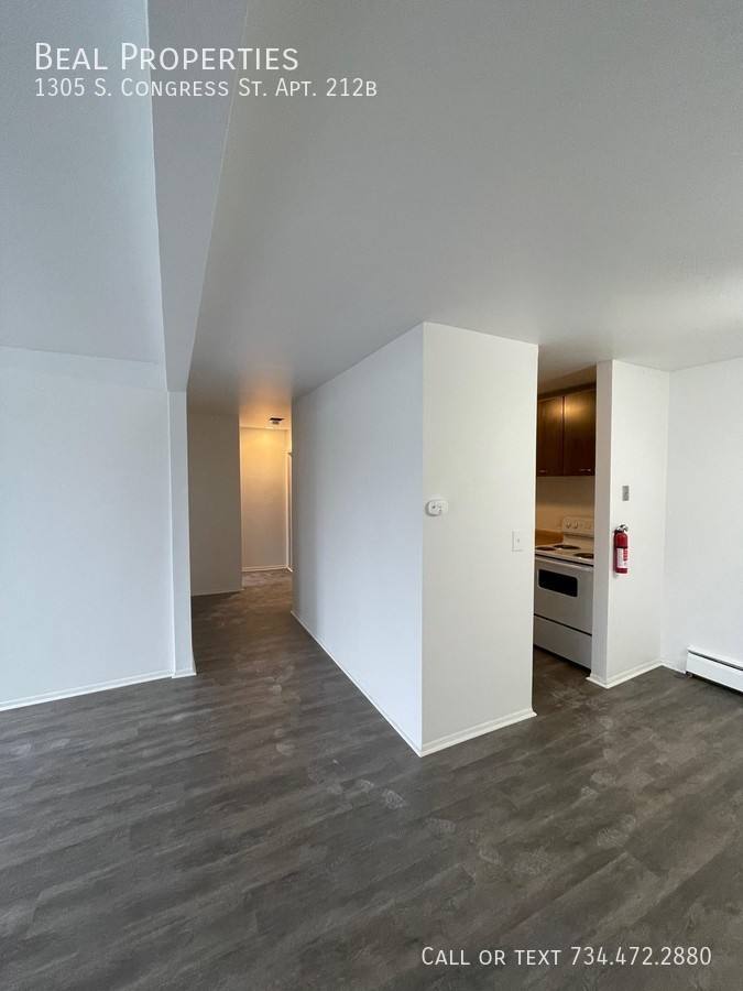 Apartment for rent at 1305 S Congress St #212B, Ypsilanti, MI 48197