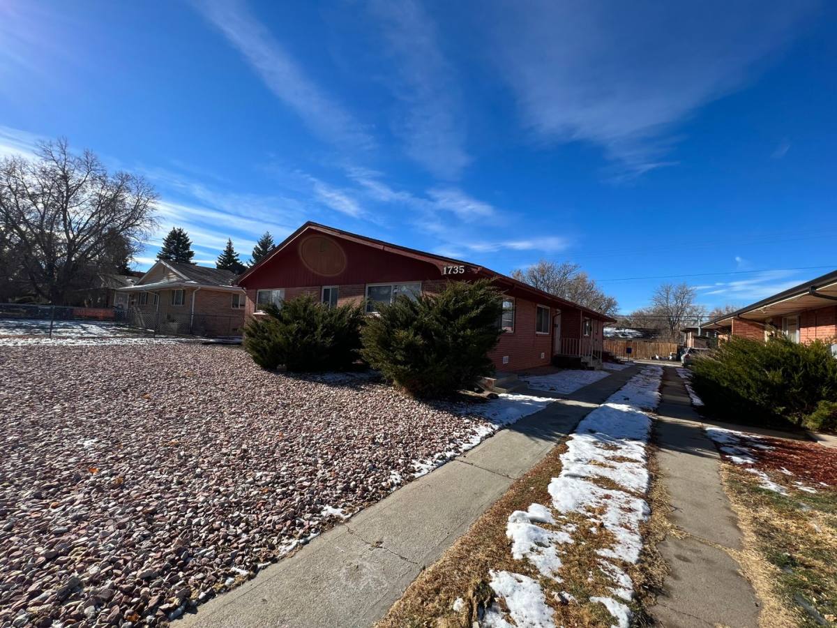 Apartment for rent at 1735 Chester St, Aurora, CO 80010