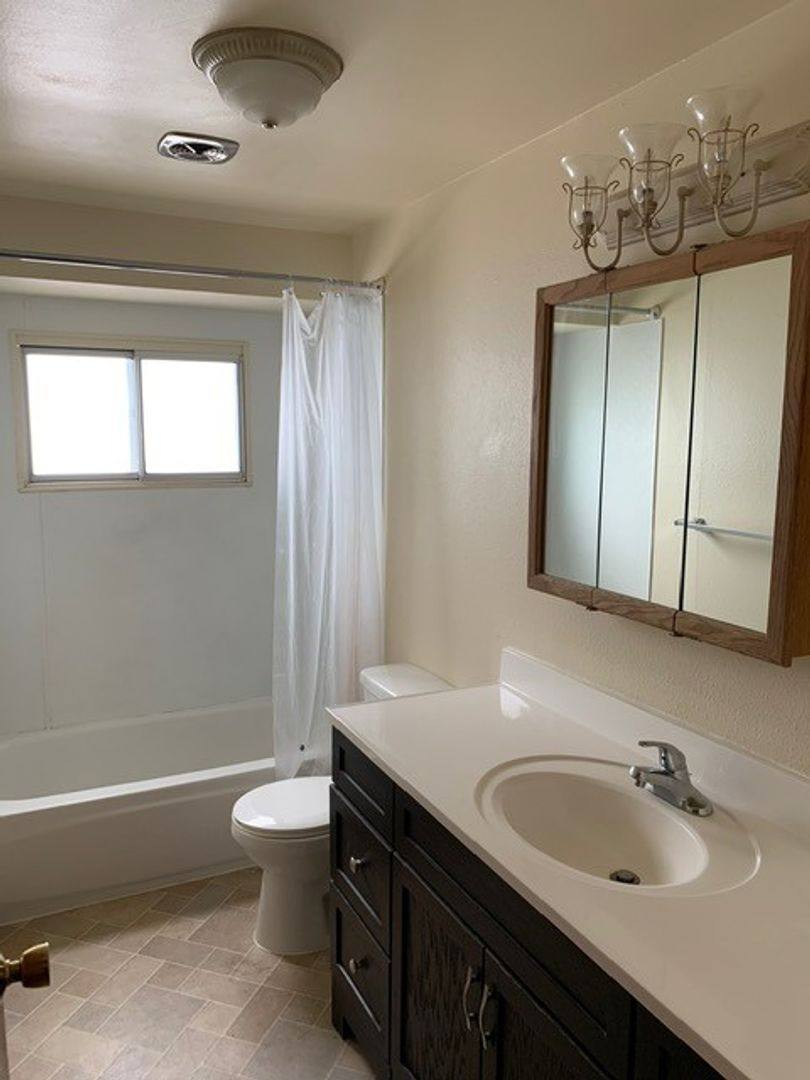 House for rent at 2318 California Ave, Klamath Falls, OR 97601