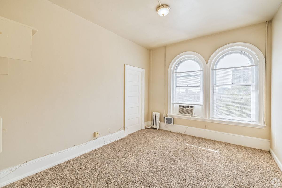 Apartment for rent at 900 W Franklin St, Richmond, VA 23220