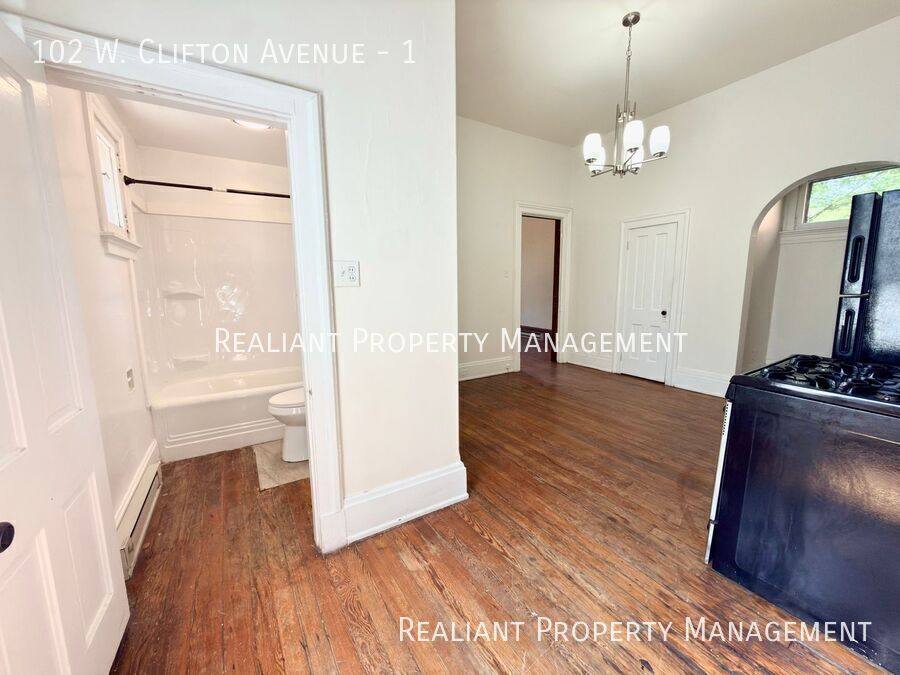 Apartment for rent at 102 W Clifton Ave #1, Cincinnati, OH 45202