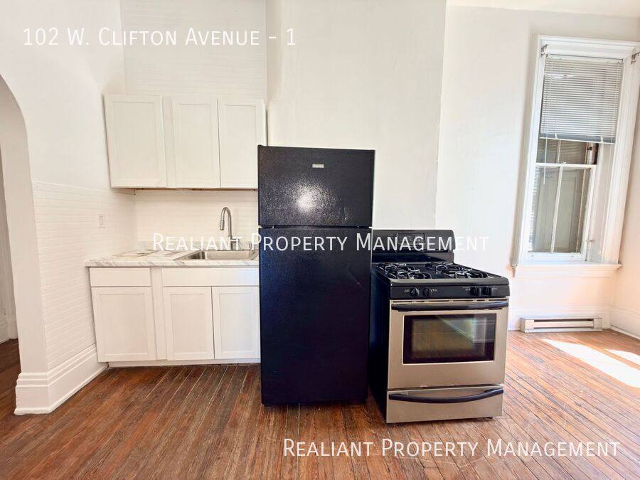 Apartment for rent at 102 W Clifton Ave #1, Cincinnati, OH 45202