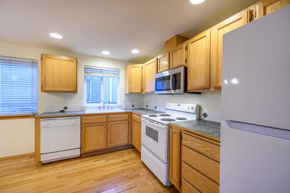Townhouse for rent at 12049 B 32nd Ave NE, Seattle, WA 98125