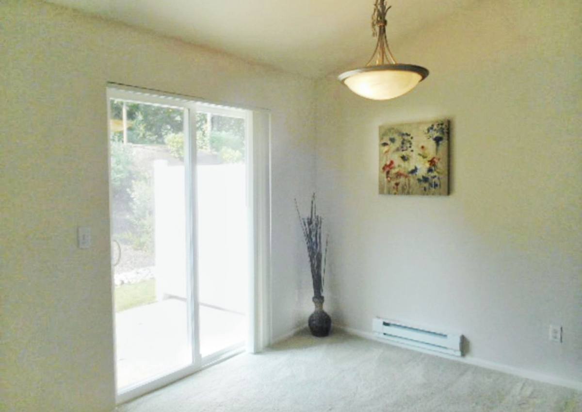 Townhouse for rent at 4010 S 211th Place, Seattle, WA 98198