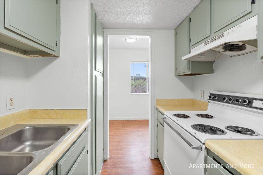 Apartment for rent at 1021 Chestnut St #F20, San Marcos, TX 78666
