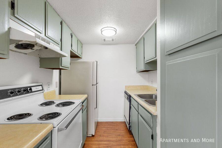 Apartment for rent at 1021 Chestnut St #F20, San Marcos, TX 78666