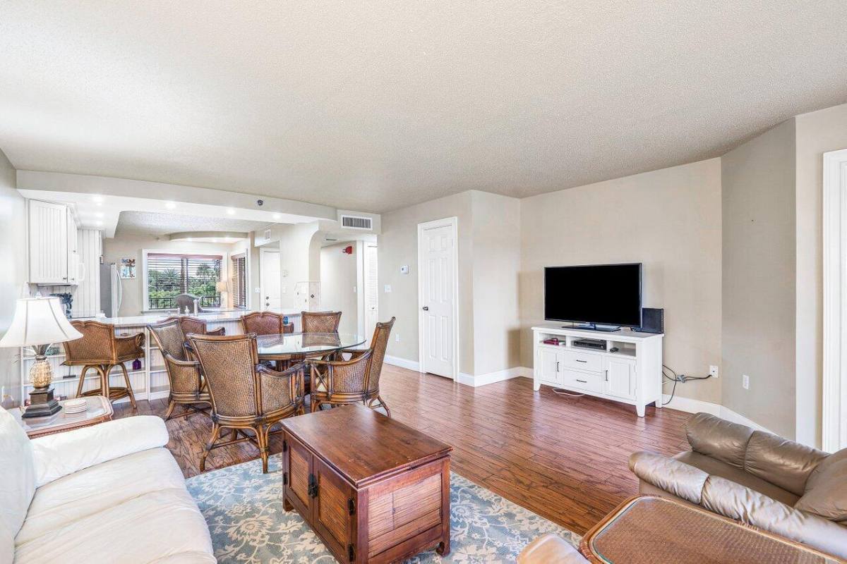 Condo for rent at 275 Palm Ave #275C206, Jupiter, FL 33477