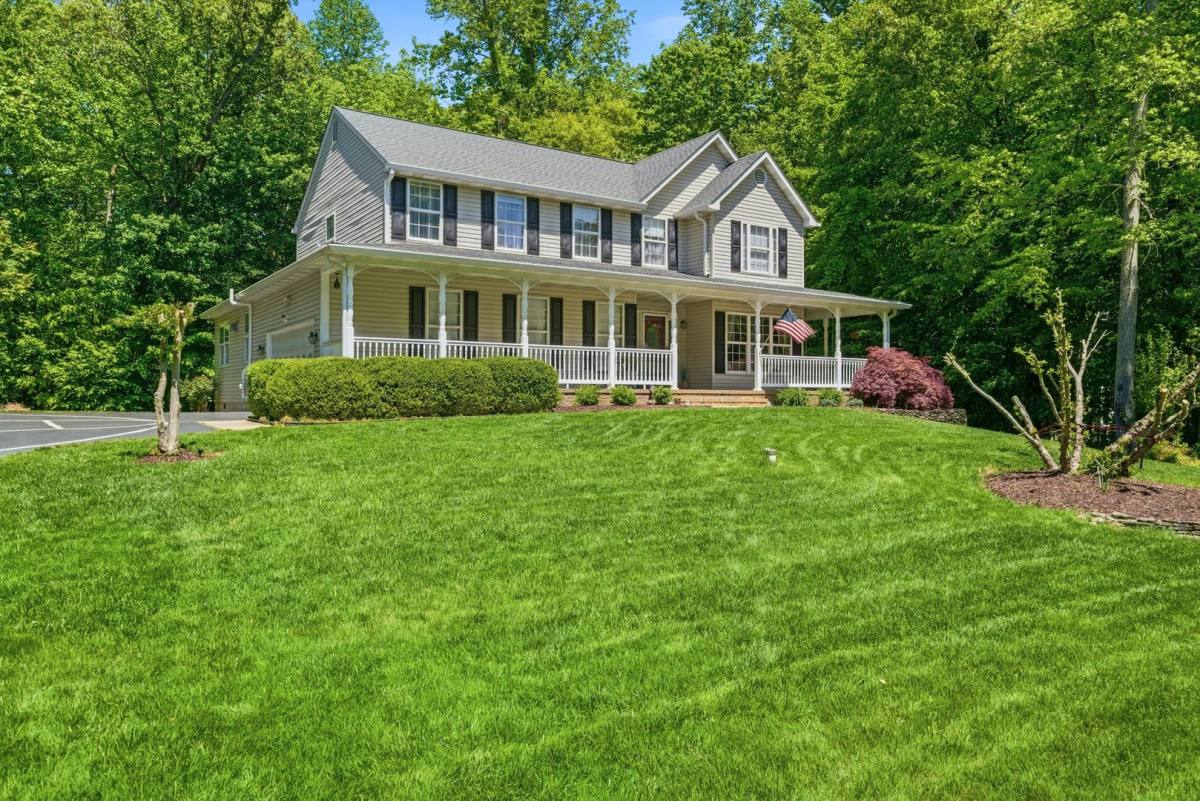 House for rent at 680 Small Rewards Rd, Huntingtown, MD 20639