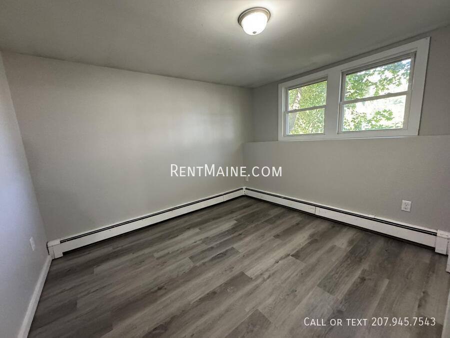 Apartment for rent at 206 Maine Ave #4, Farmingdale, ME 04344