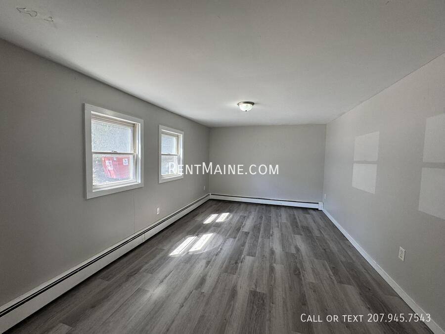 Apartment for rent at 206 Maine Ave #4, Farmingdale, ME 04344