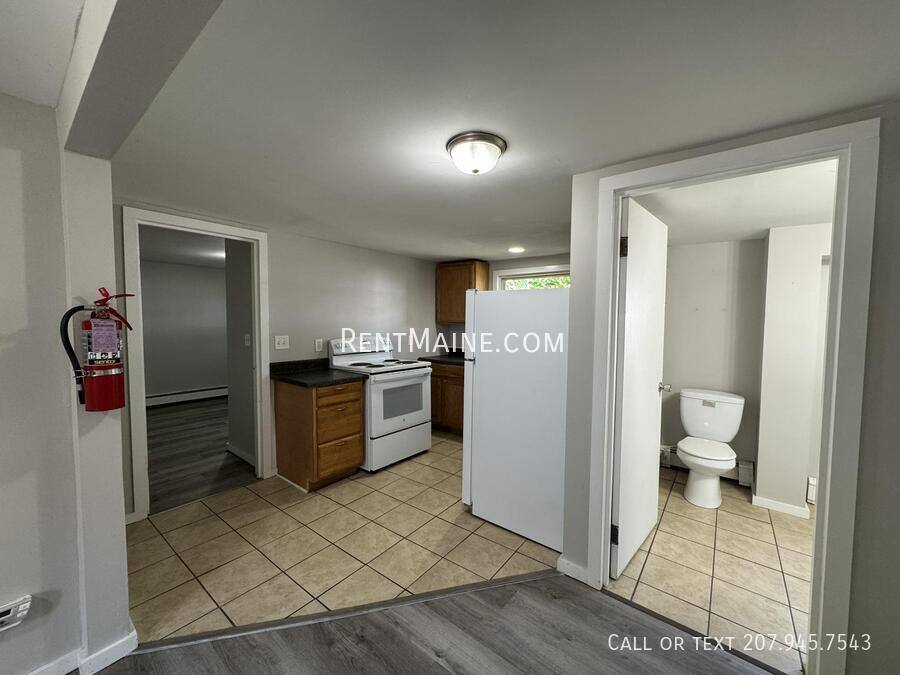 Apartment for rent at 206 Maine Ave #4, Farmingdale, ME 04344