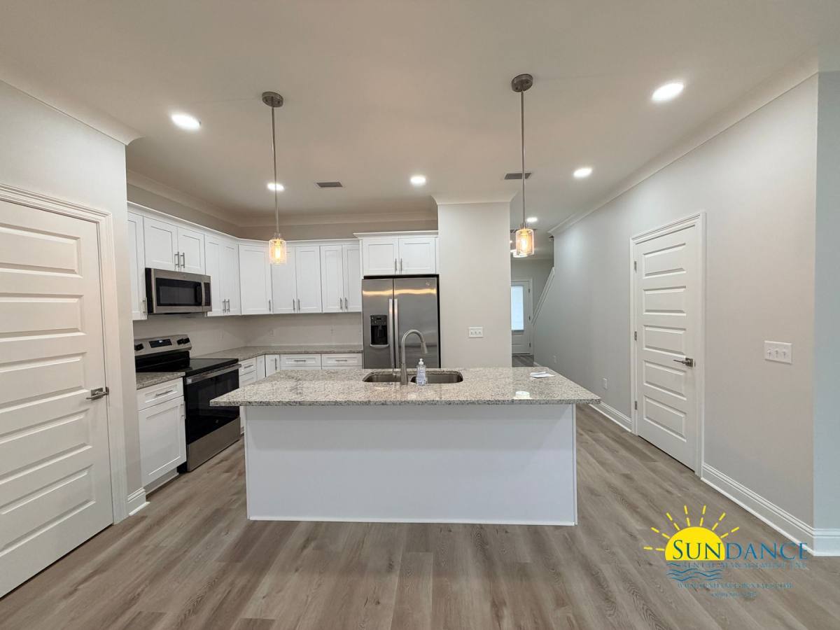Townhouse for rent at 699 Woodlawn Ave, Fort Walton Beach, FL 32547