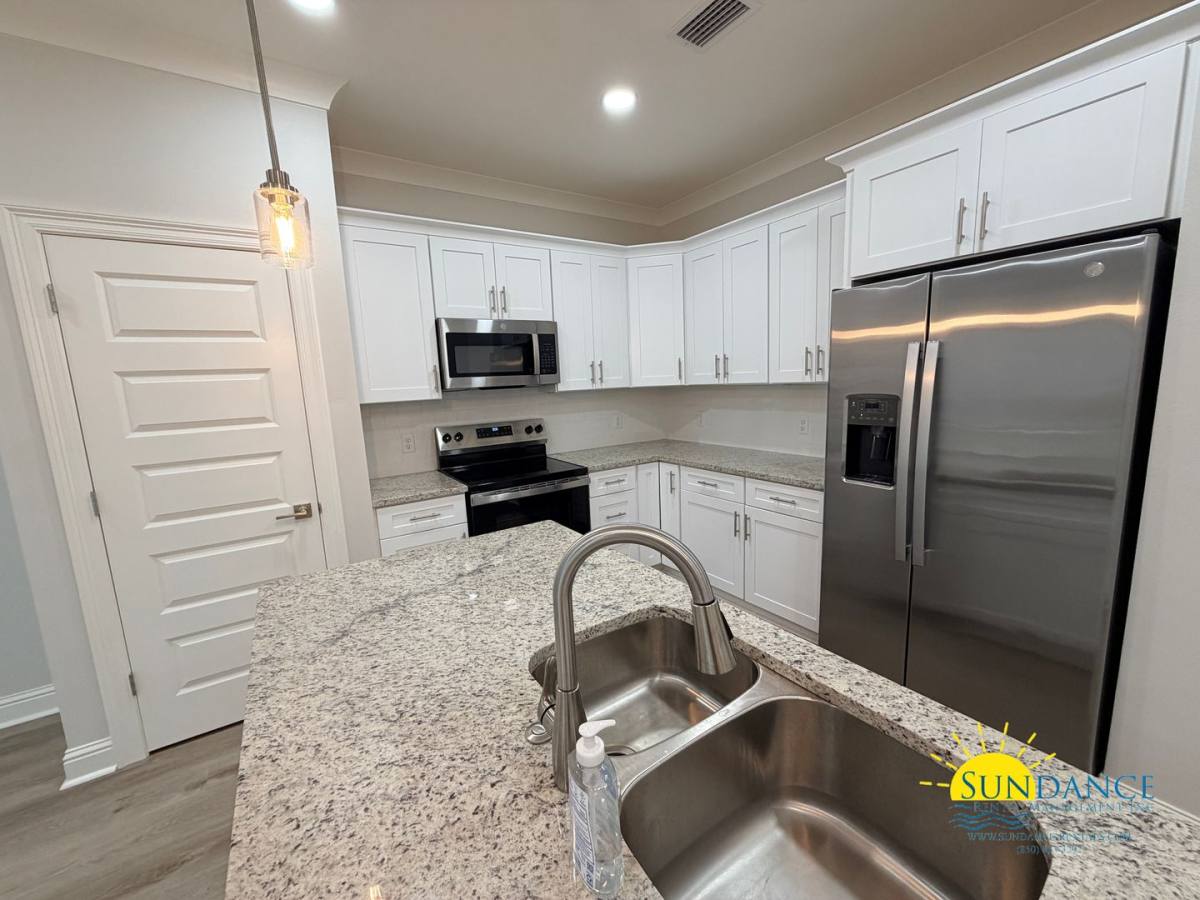 Townhouse for rent at 699 Woodlawn Ave, Fort Walton Beach, FL 32547