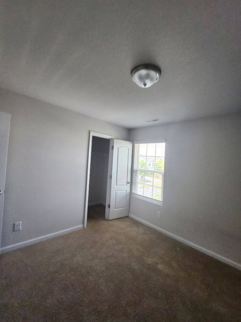 House for rent at 3425 Ellingford Rd, Charlotte, NC 28214