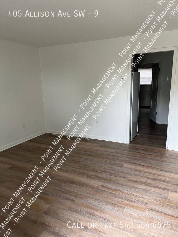 Apartment for rent at 405 Allison Ave SW #9, Roanoke, VA 24016