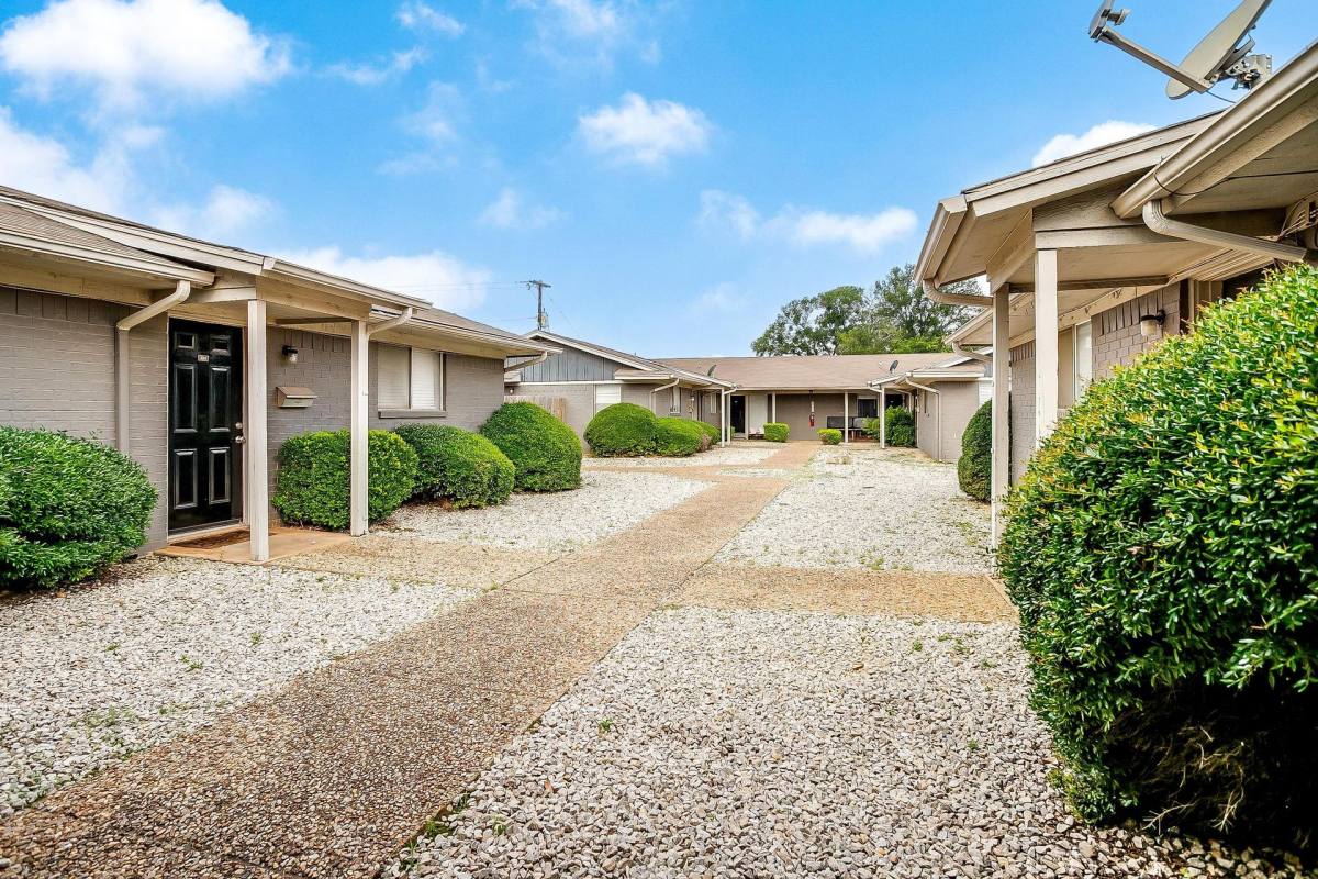 Apartment for rent at 200 N Tarrant St, Crowley, TX 76036