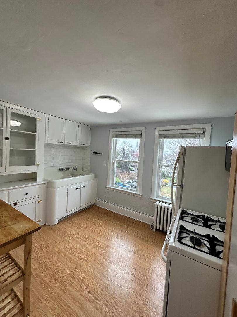 Apartment for rent at 1621 Harrison Ave, Mamaroneck, NY 10543