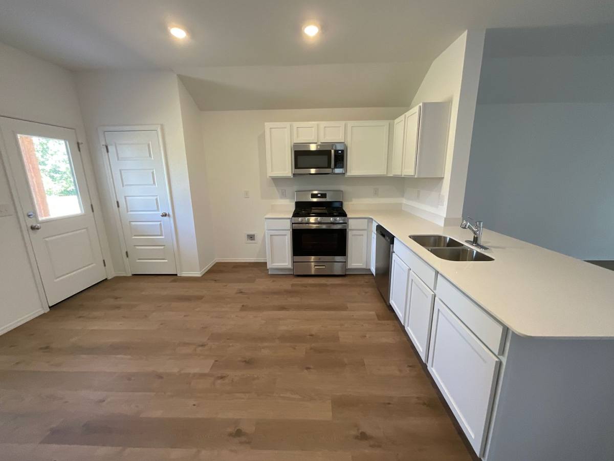 House for rent at 2022 Chandler Meadows Dr, Chandler, OK 74834