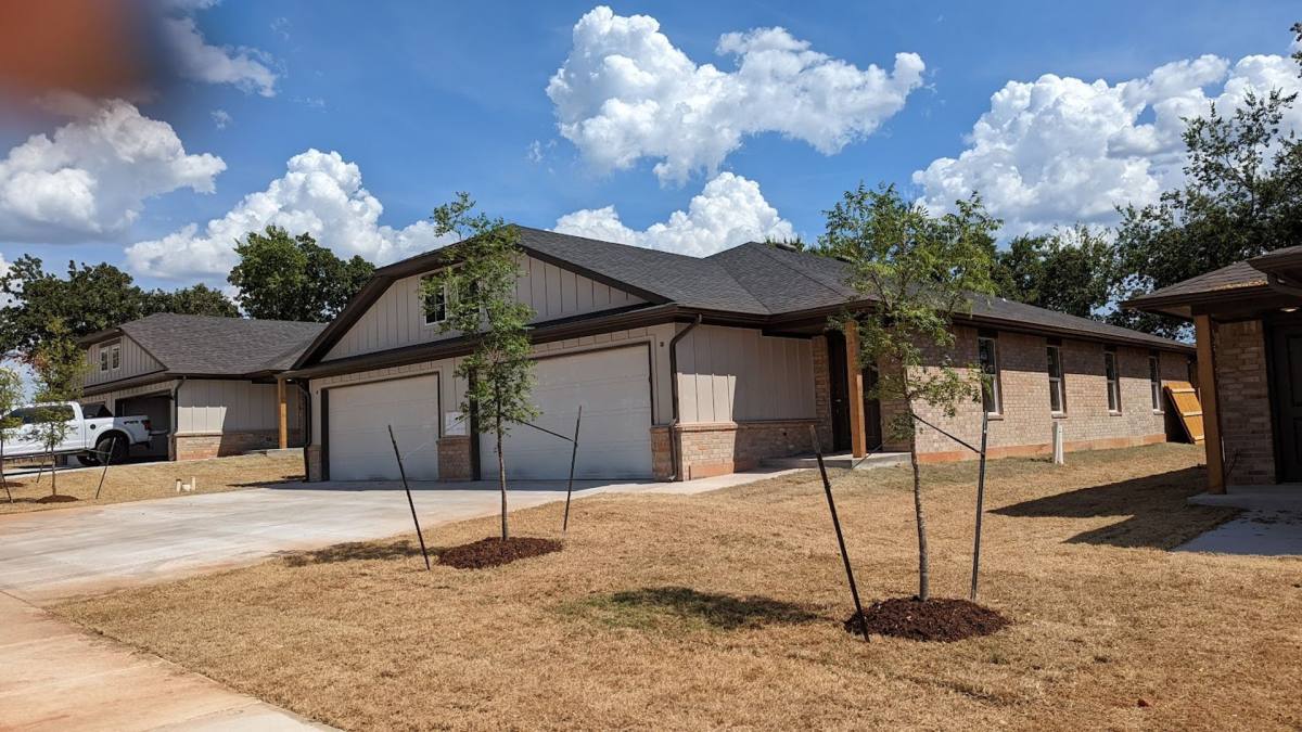 Townhouse for rent at 236 Spirit Dr, Oklahoma City, OK 73110