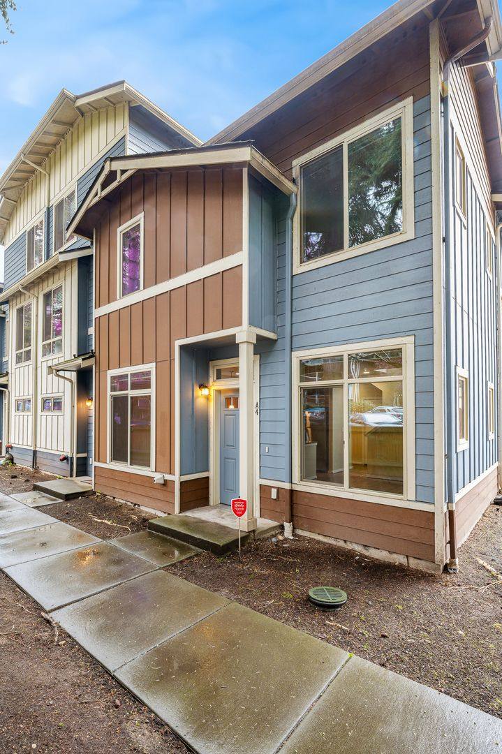 Townhouse for rent at 16503 6th Ave W #C4, Lynnwood, WA 98037