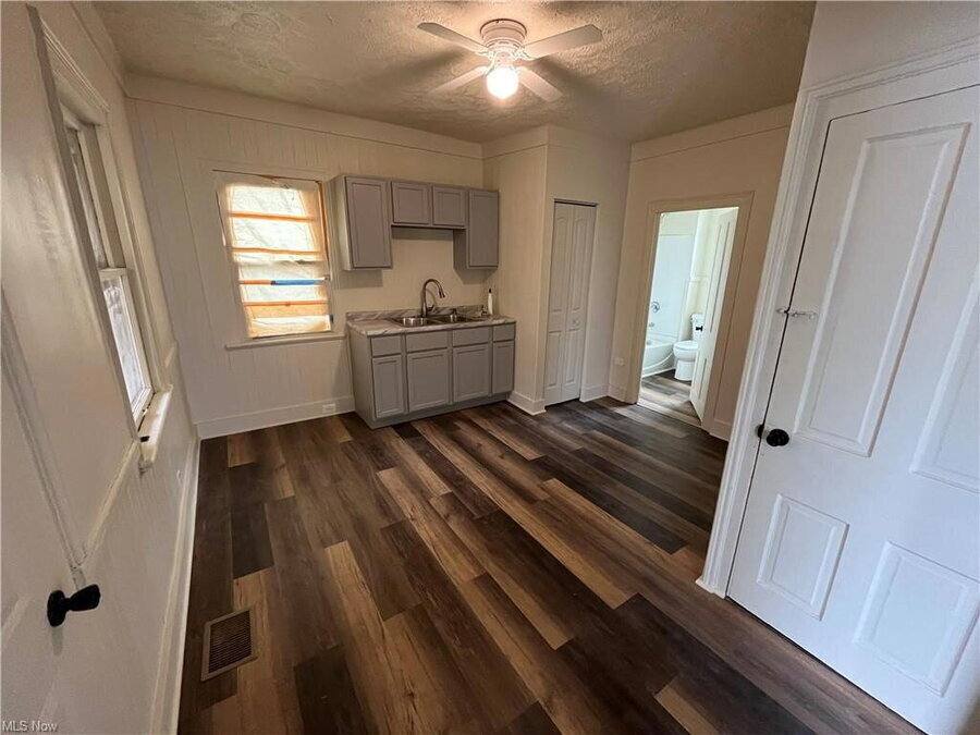 Apartment for rent at 3460 Erin Ave Down, Cleveland, OH 44113