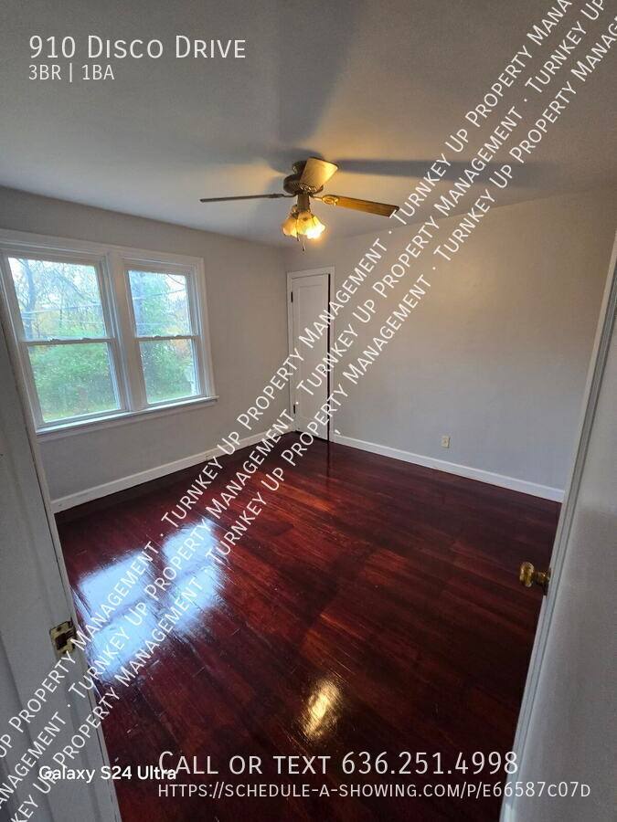House for rent at 910 Disco Dr, Saint Louis, MO 63135