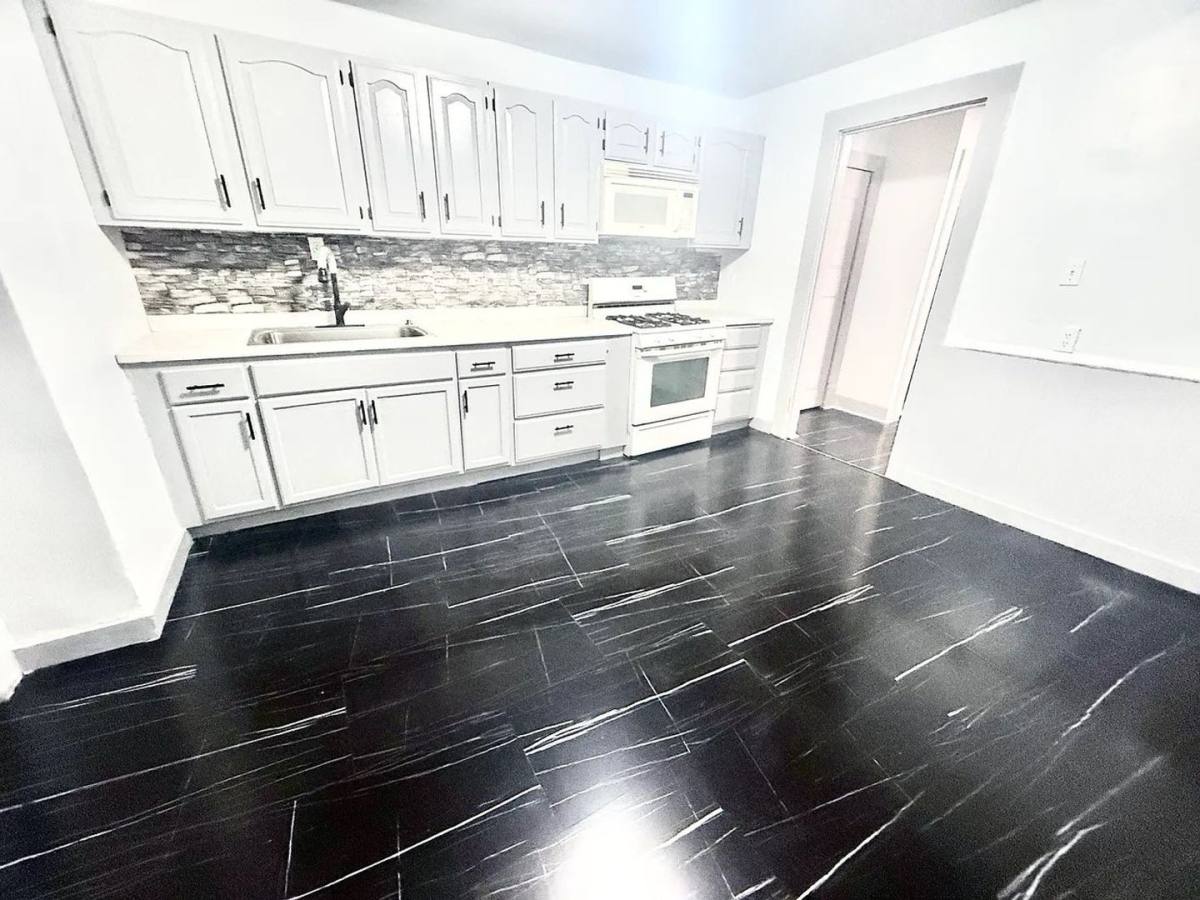 Townhouse for rent at 1150 Bailey Ave, Buffalo, NY 14206