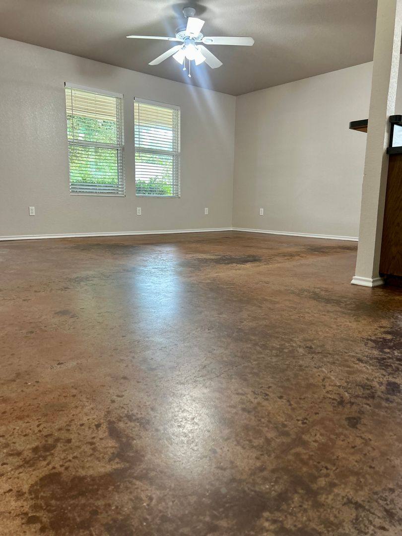 House for rent at 408 Oak St, Burleson, TX 76028