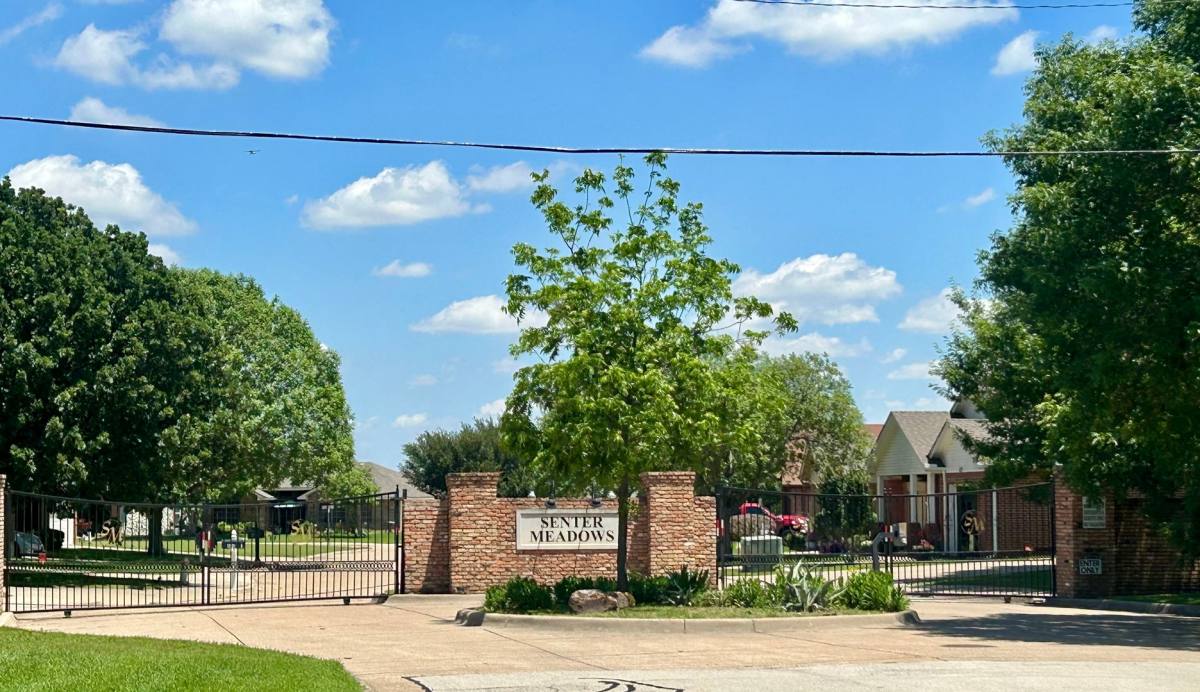 House for rent at 408 Oak St, Burleson, TX 76028