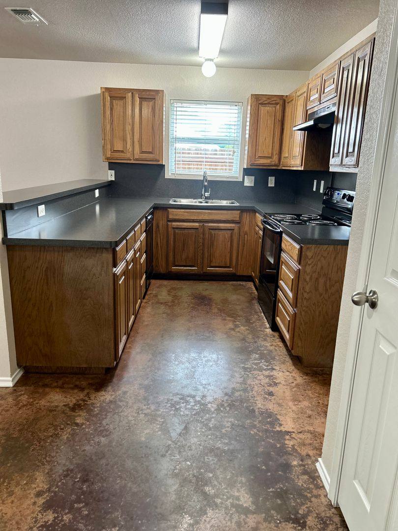 House for rent at 408 Oak St, Burleson, TX 76028