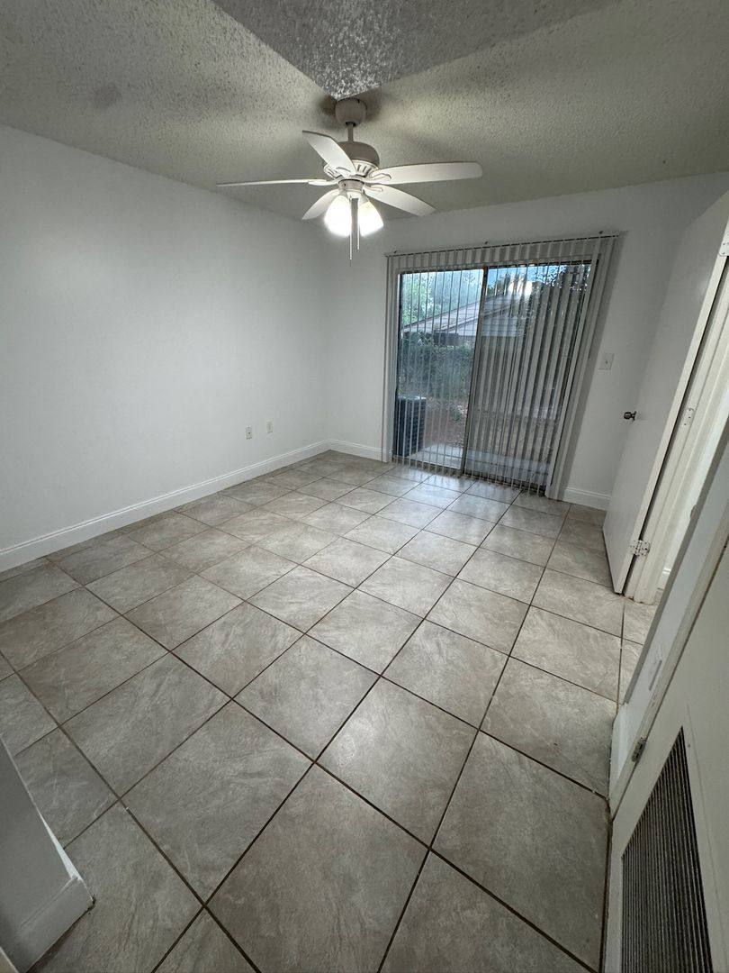 Apartment for rent at 1185 Bentley Rd #3, Leesburg, FL 34748