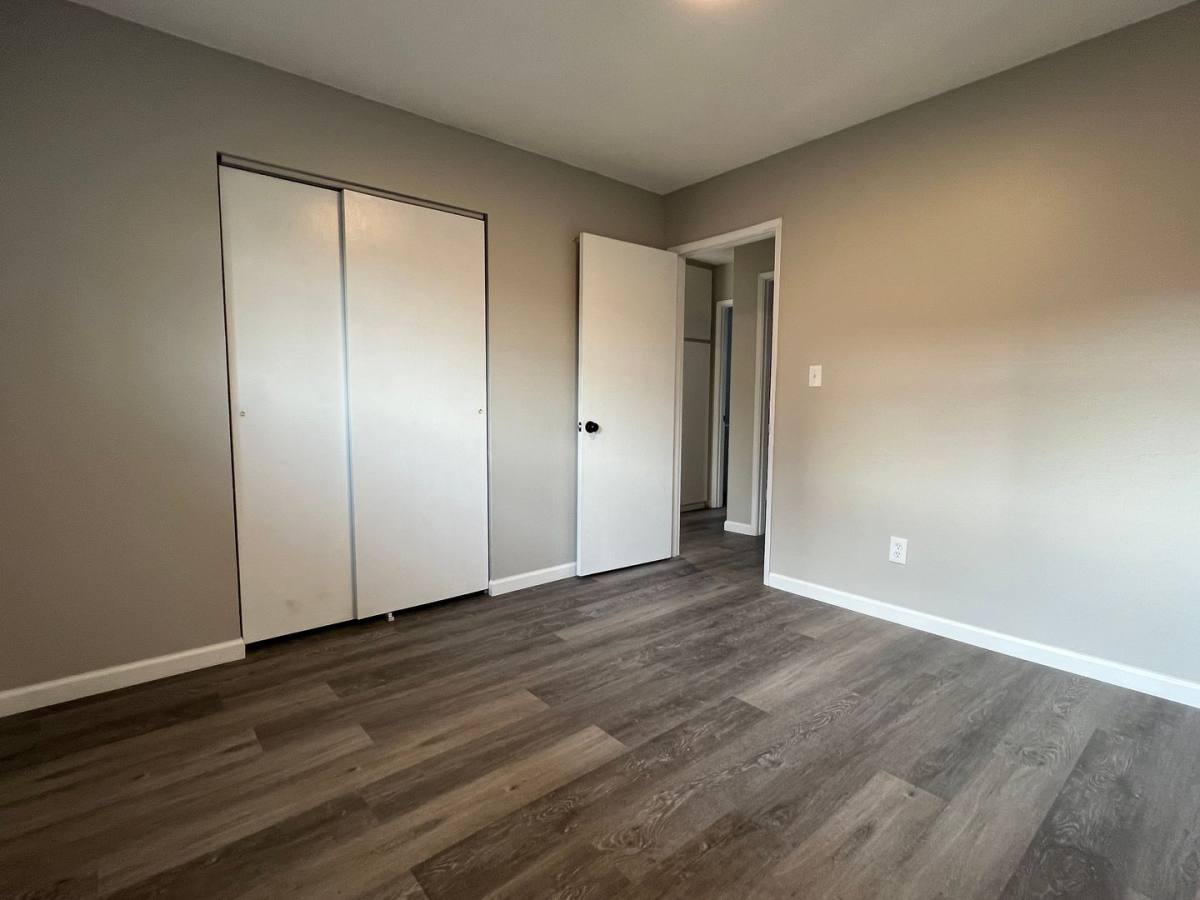 919 Pine St, Central Point, OR 97502 - Apartment for Rent - Image 5