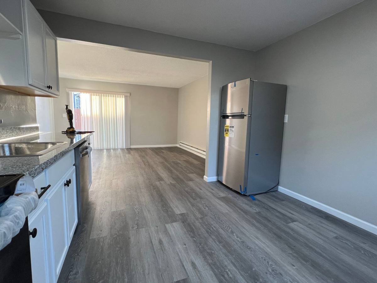 919 Pine St, Central Point, OR 97502 - Apartment for Rent - Image 3